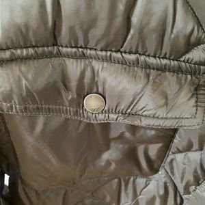 Jacket NWT Light weight packable down. Color is Forestwood.